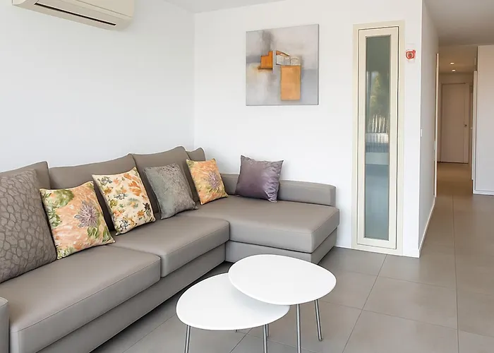 Paraiso Banus - Coastal Retreat Near The דירה *
